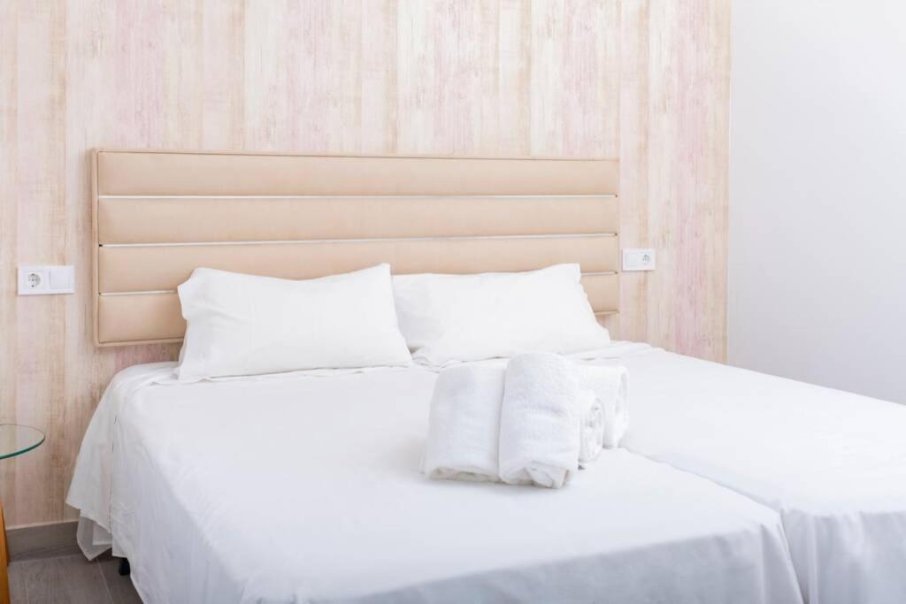 Magnifico Apartamento En Los Remedios Sevilla Buitenkant foto